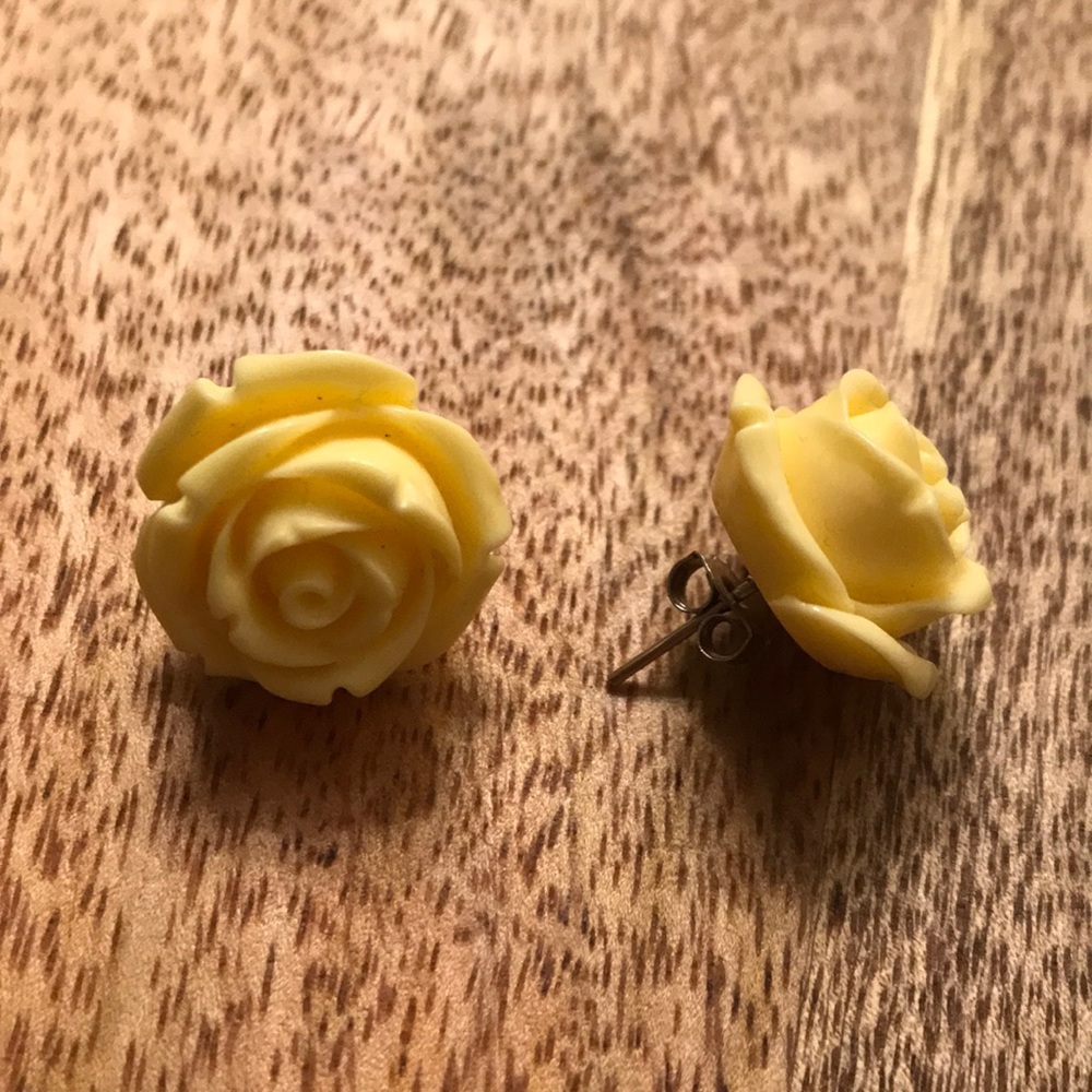 Ivory rose earrings- free w other purchase